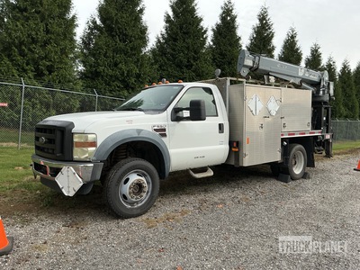 Venturo HT40KX 6000 lb Straight Boom on 2008 Ford F-550 XL 4x4 Flatbed Truck with Crane
