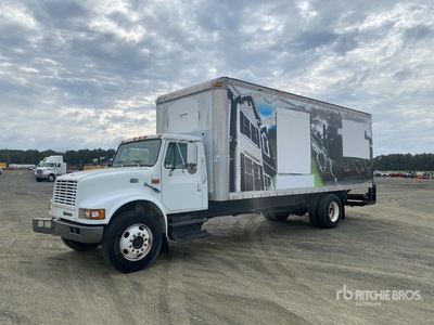 2000 International 4700 4x2 Autocarro furgonato