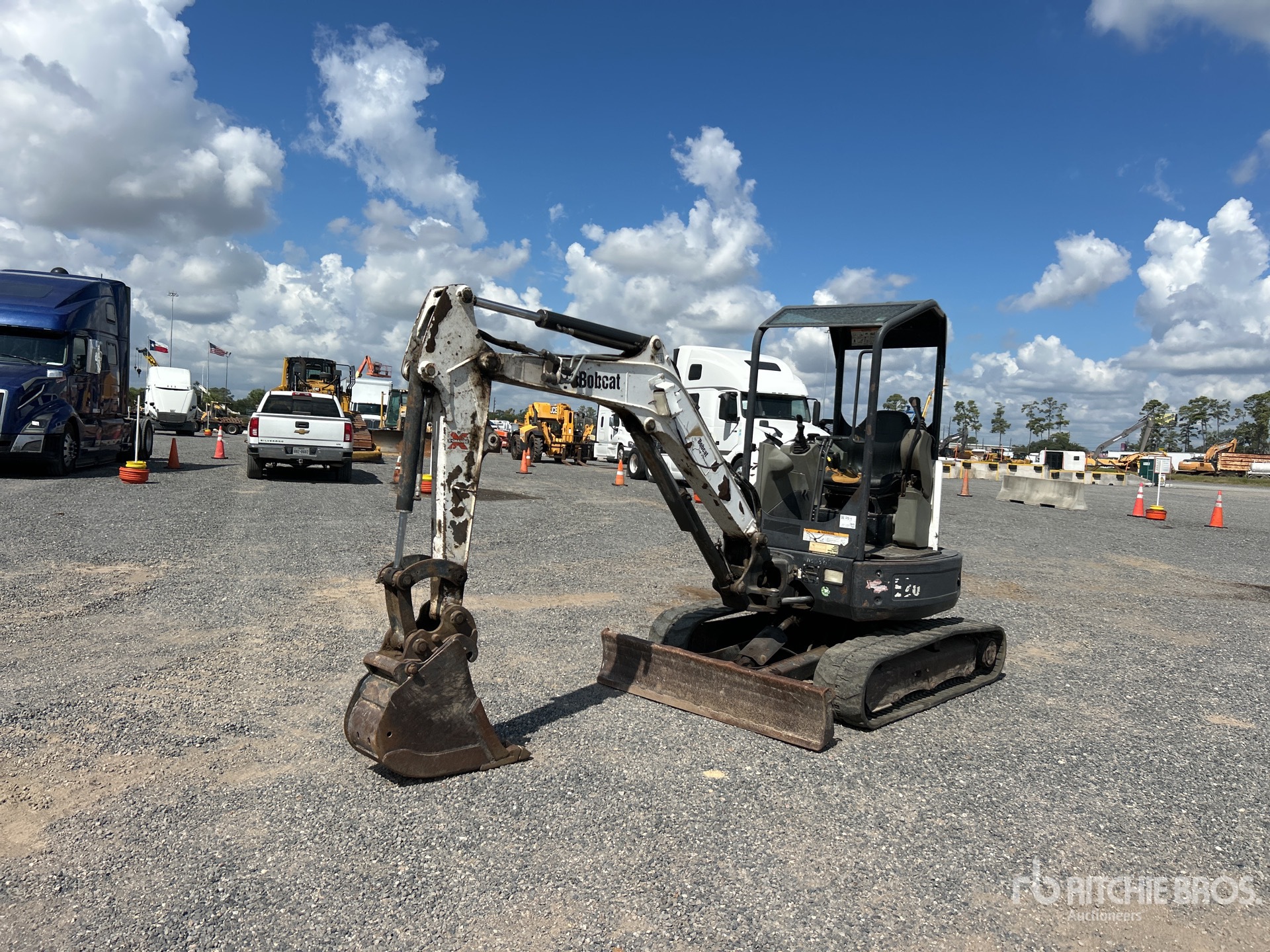2015 Bobcat E26 Mini Excavator