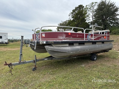 2012 Suntracker 22 ft Pontón flotador w/1993 Magic Tilt Trailers Trailer