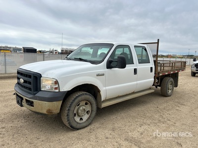 2006 Ford F-350 XL 4x4 Crew Cab Flatbed Truck