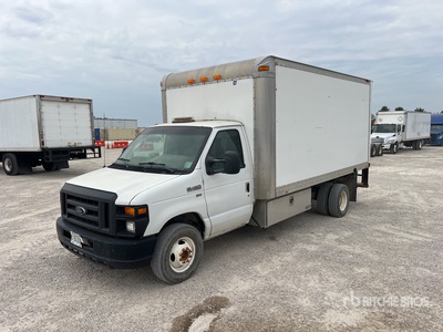 2009 Ford E-450 4x2 Camion fourgon