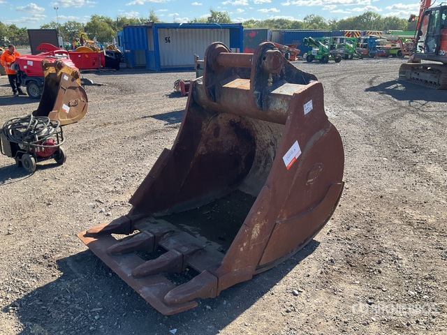 Strickland 1200 mm Digging Excavator Bucket | Ritchie Bros. Auctioneers