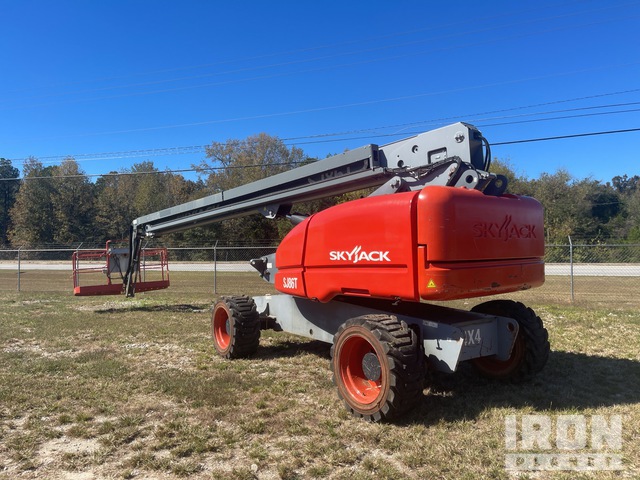 ELEVADOR TELESCóPICO 2019 SKYJACK 4WD SJ86T