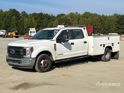 2019 Ford F-350 XL 4x2 Crew Cab Utility Truck