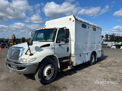 2008 International 4300 SBA Durastar 4x2 Lube Truck