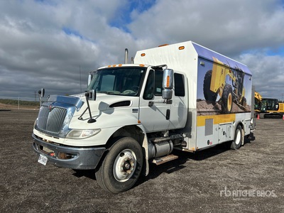 2014 International 4400 SBA 4x2 Lube Truck