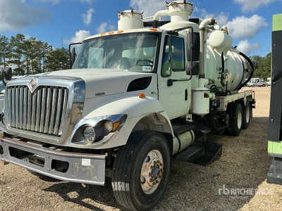 2010 PRESVAC SYSTEMS on 2011 International 7400 6x4 Vacuum Tanker Truck (Inoperable)