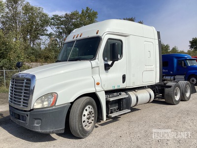 2015 Freightliner Cascadia 125 6x4 T/A Sleeper Truck Tractor