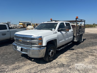 2017 Chevrolet 3500HD 4x2 Crew Cab Platte vrachtwagen