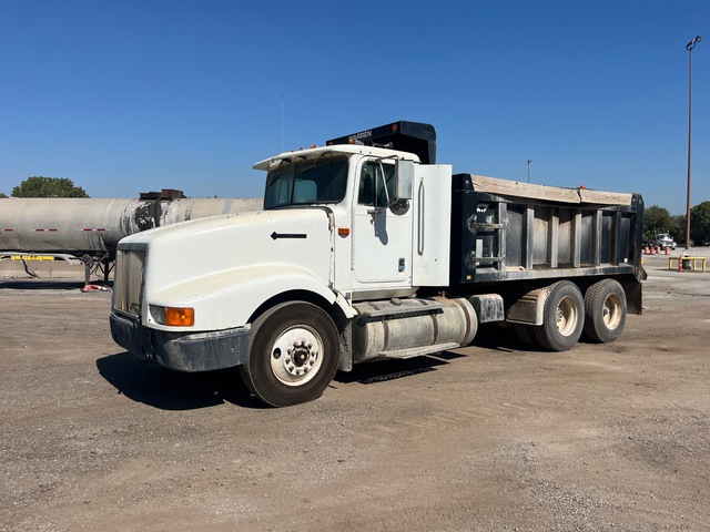1993 International 9400 6x4 T/A Dump Truck