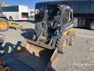 2024 John Deere 324G を見 Skid-Steer Loader