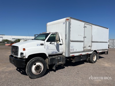 2002 GMC C6500 4x2 Van Truck