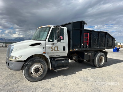 2003 International 4300 4x2 S/A Dump Truck