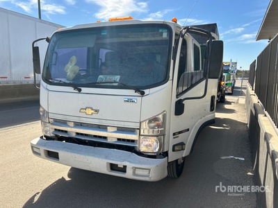 2008 Chevrolet W5500 4x2 Crew Cab Camión volquete