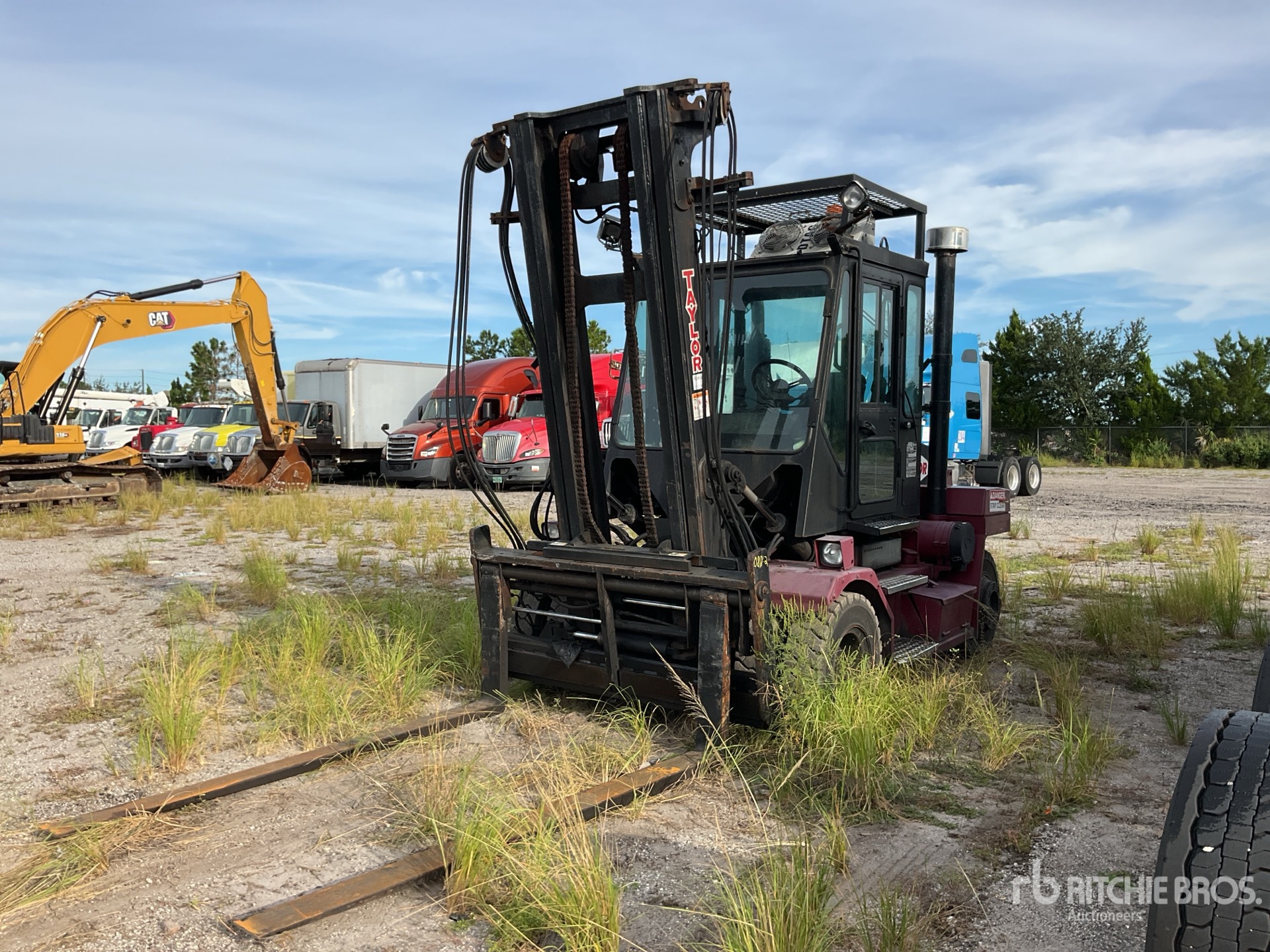 Taylor TX160 16000 lb Pneumatic Tire Forklift