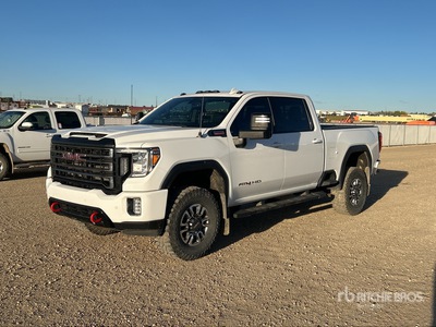 2023 GMC 3500 AT4 4x4 Crew Cab بيك اب