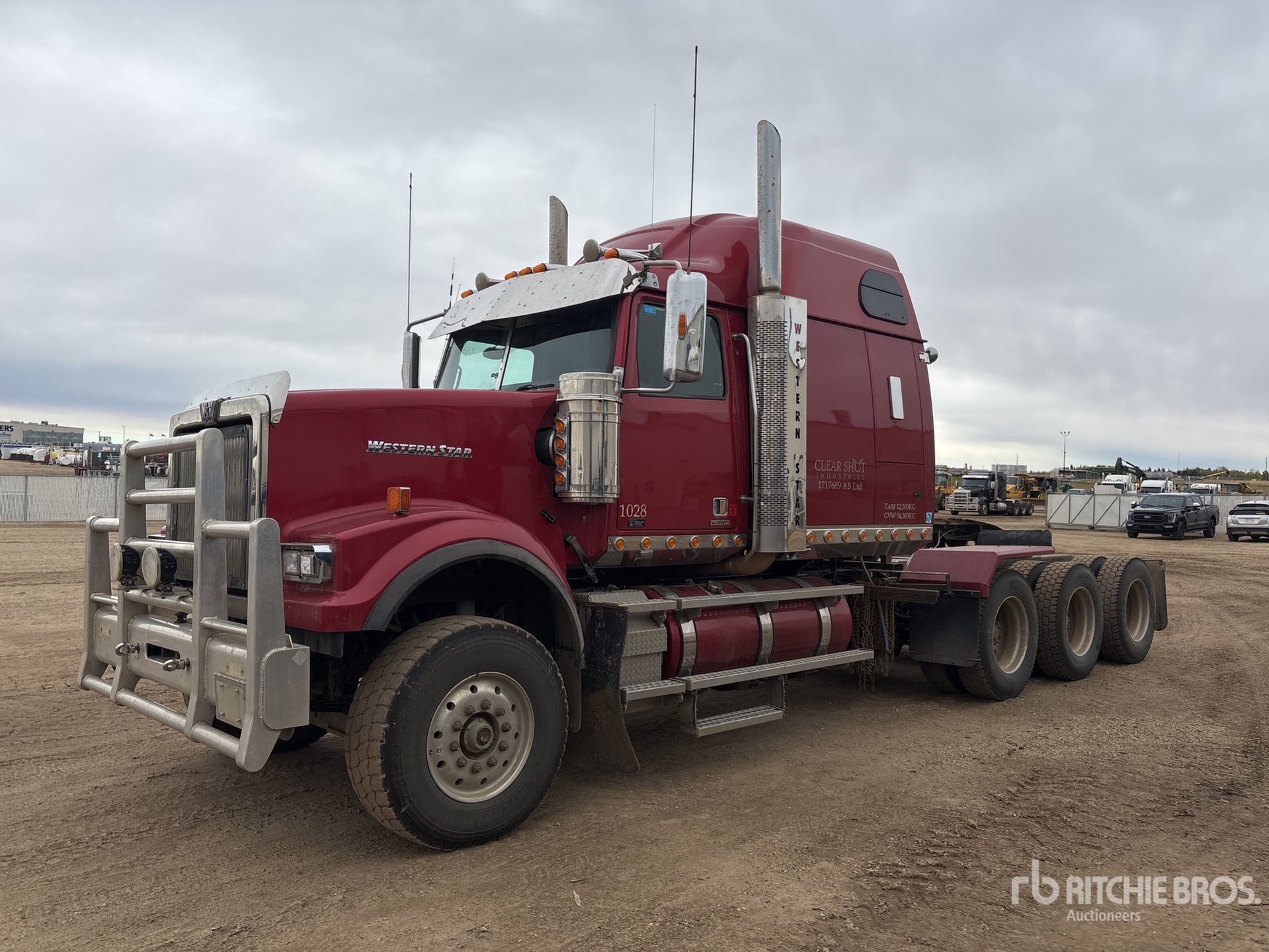 2020 Western Star 4900 8x6 Heavy Haul Tri/A Sleeper Truck Tractor