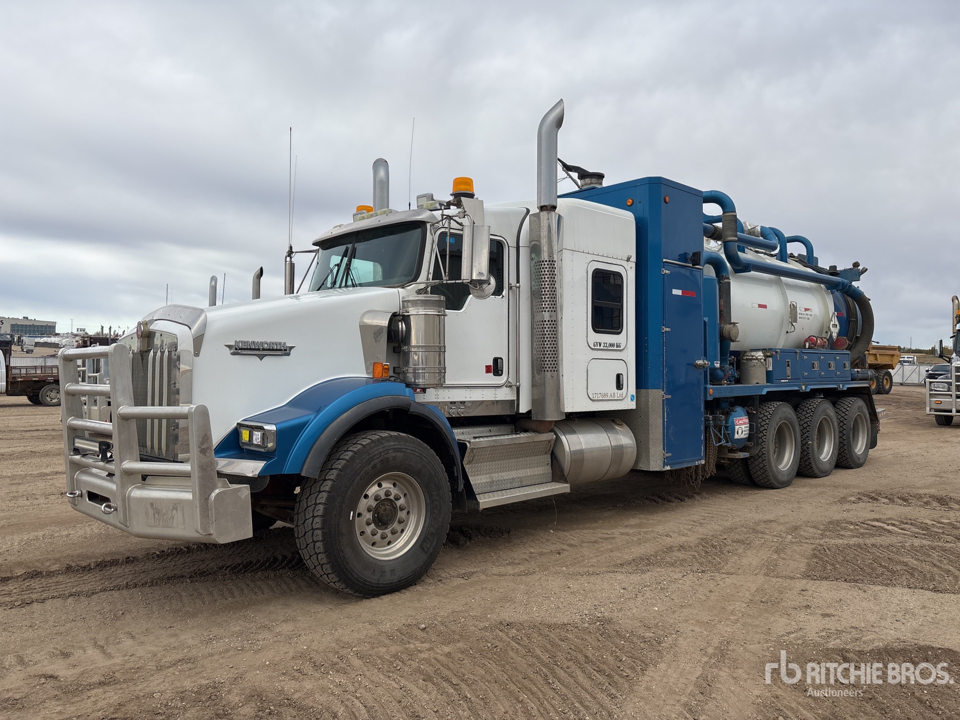 2016 on 2016 Kenworth T800 8x6 Sleeper Vacuum Excavator Truck