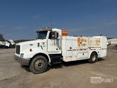 1999 Peterbilt 330 4x2 Camion de lubrification