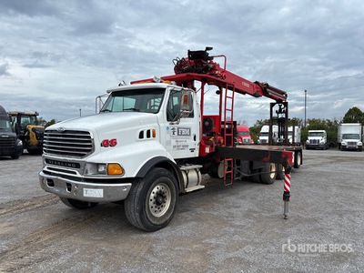 Fassi F330SE 5950 lb Articulated Boom on 2004 Sterling L9500 8x4 Kranwägen