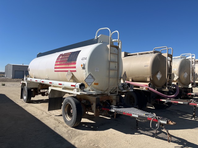 1996 LBARG 4620 gal Pup Tanker Trailer