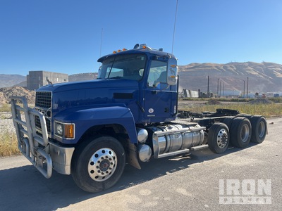 2021 Mack Pinnacle 8x4 4-Achs Sattelzugmaschine (Inoperable)