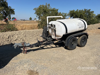 MicClintock Metal Fabricators Water Buffalo T/A Water Tank Trailer