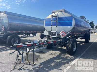 2000 PARMN 5200 gal T/A Turntable Tank-Anhänger