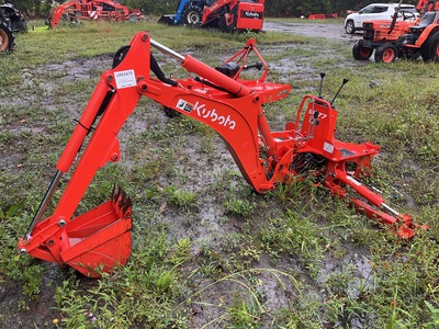 Kubota BH77 3-punts graaflaadcombinatie