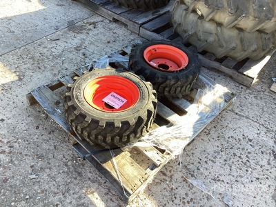 Quantity of (2) Titan 23X8.50-12 Tire/Rim Assembly Neumáticos