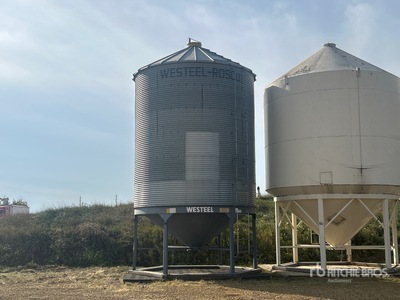 Westeel Rosco +/- 2200 bu 6 Ring Hopper Grain Bin