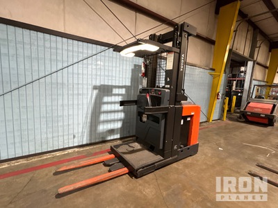 Toyota 8BPUE15 3000 lb Order Picker