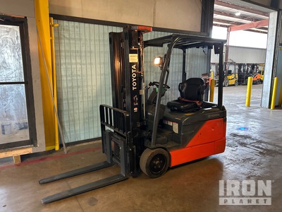 Toyota 8FBE20U 3450 lb Chariot Élévateur Électrique