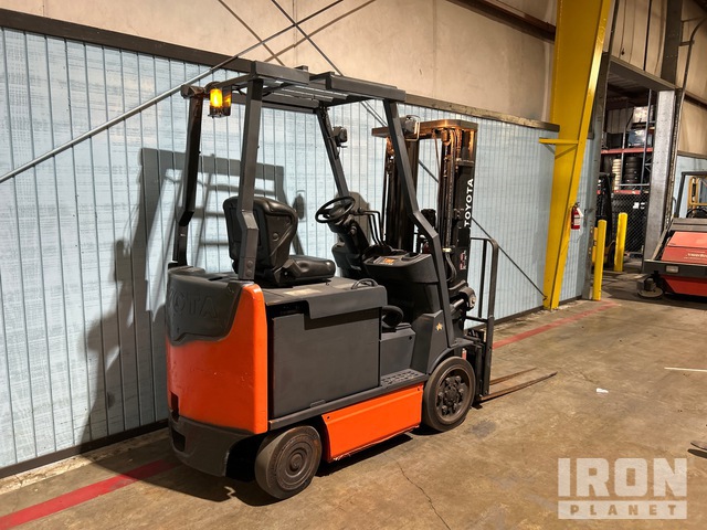 MONTACARGAS ELéCTRICO 2012 TOYOTA 8FBCU25