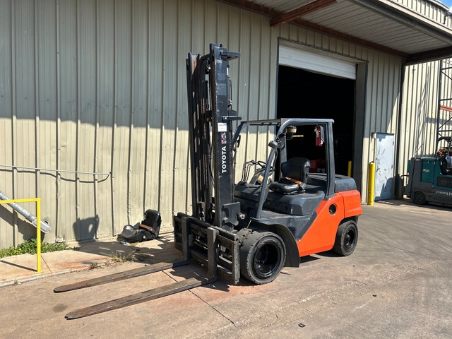 2018 Toyota 8FD40U 8150 lb Pneumatic Tire Forklift 2018 Toyota 8FD40U 8150 lb Pneumatic Tire Forklift