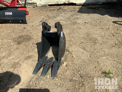 Werk-Brau KUB KX018 10 in Digging Bucket