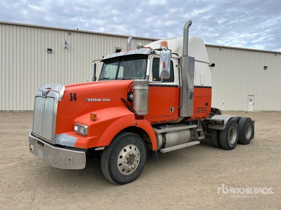 2007 Western Star 4900FA T/A Sleeper Truck Tractor