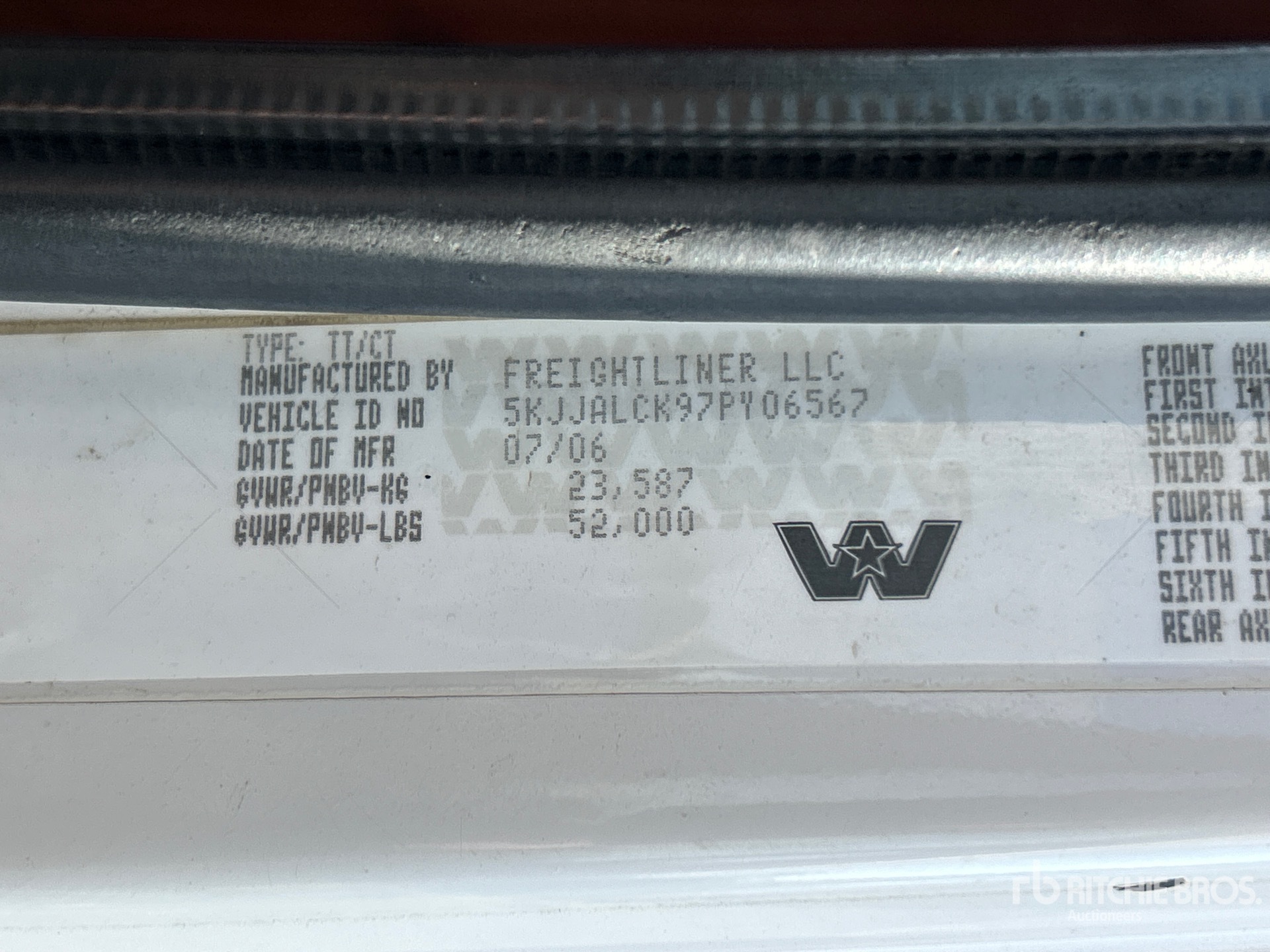 2007 Western Star 4900FA T/A Sleeper Truck Tractor