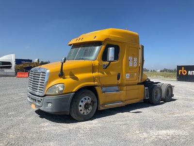 2016 Freightliner Cascadia 125 6x4 Tractocamion con Dormitorio / T/A Sleeper Truck Tractor