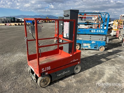 Skyjack SJ16 Vertical Mast Lift