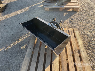 2025 GIYI GY-D3T 32 in Hydraulic Tilting Excavator Bucket (Unused)