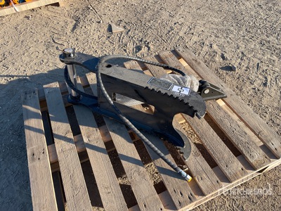 2025 GIYI GY-XJ3T 30 in Hydraulic Excavator Thumb - Fits Cat (Unused)