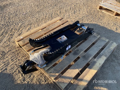 2025 GIYI GY-XJ5T 36 in Hydraulic Excavator Thumb - Fits Cat (Unused)