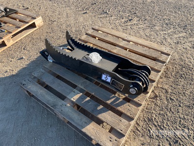 2025 GIYI GY-XJ5T 36 in Hydraulic Excavator Thumb - Fits Cat (Unused)