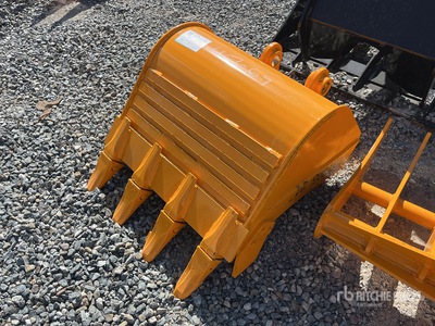 2025 GIYI GY-BK 24 in Digging Excavator Bucket - Fits Cat 305 (Unused)