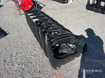 2025 GIYI GYCLG72C 72 in Log Skid Steer Grapple (Unused)