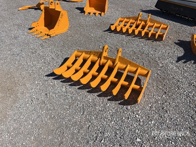 2025 GIYI 44 in Excavator Rake - Fits Cat 305 (Unused)