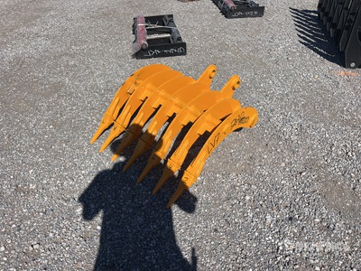 2025 GIYI 32 in Excavator Rake - Fits Cat 305 (Unused)