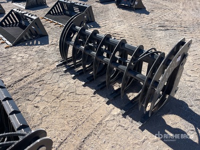 2025 GIYI GYCLG72C 72 in Log Skid Steer Grapple (Unused)